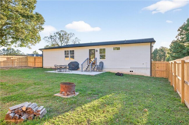 Building Photo - 1324 Ace Mcmillian Rd