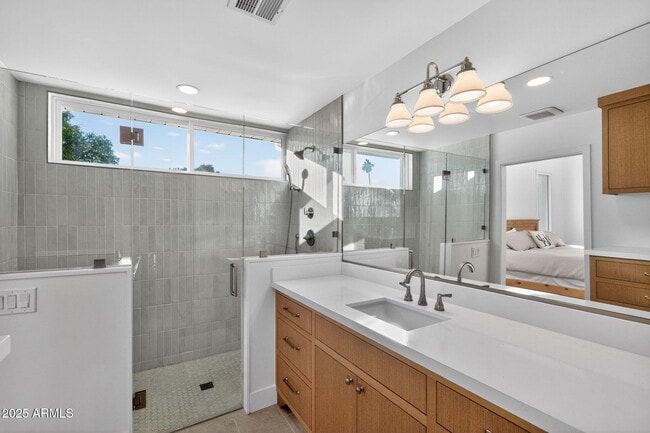 Building Photo - 6259 E Avalon Dr