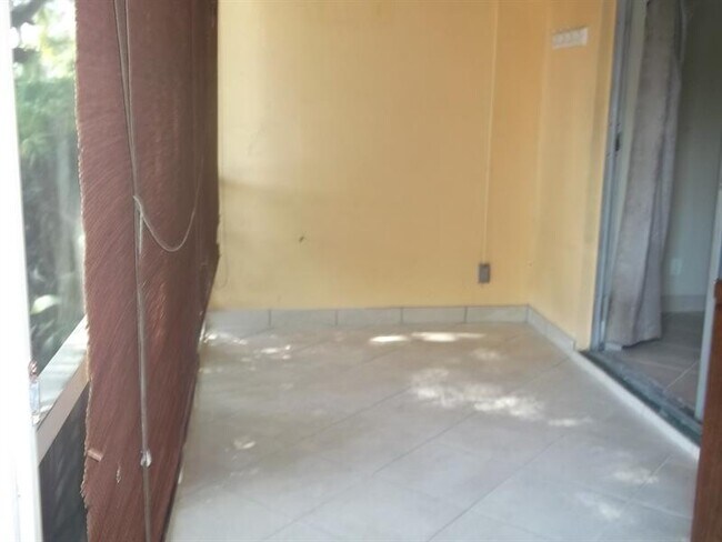 Building Photo - 770 SE 2nd Ave