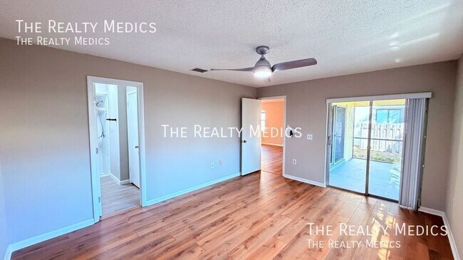 Building Photo - 10609 Wyndcliff Dr