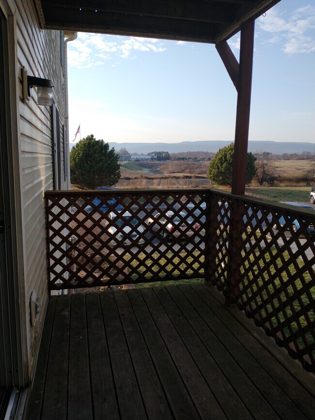 Building Photo - 1288 S Ox Rd