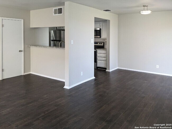 Building Photo - 5528 ALLBROOK