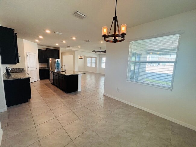 Building Photo - Beautiful Home (Must See!!) W/ Mother In-L...