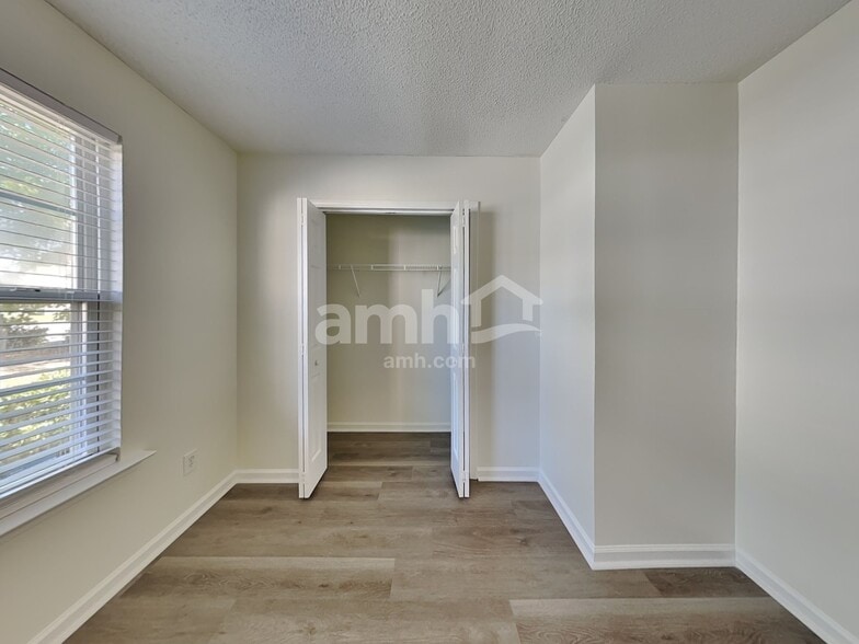 Building Photo - 12 Avalon Ct