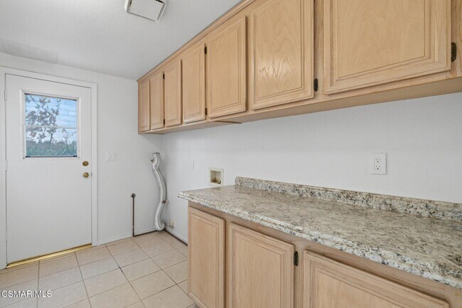 Building Photo - 658 Elevar Ct