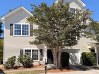Building Photo - Spacious 3BR/3BA AVAILABLE NOW!