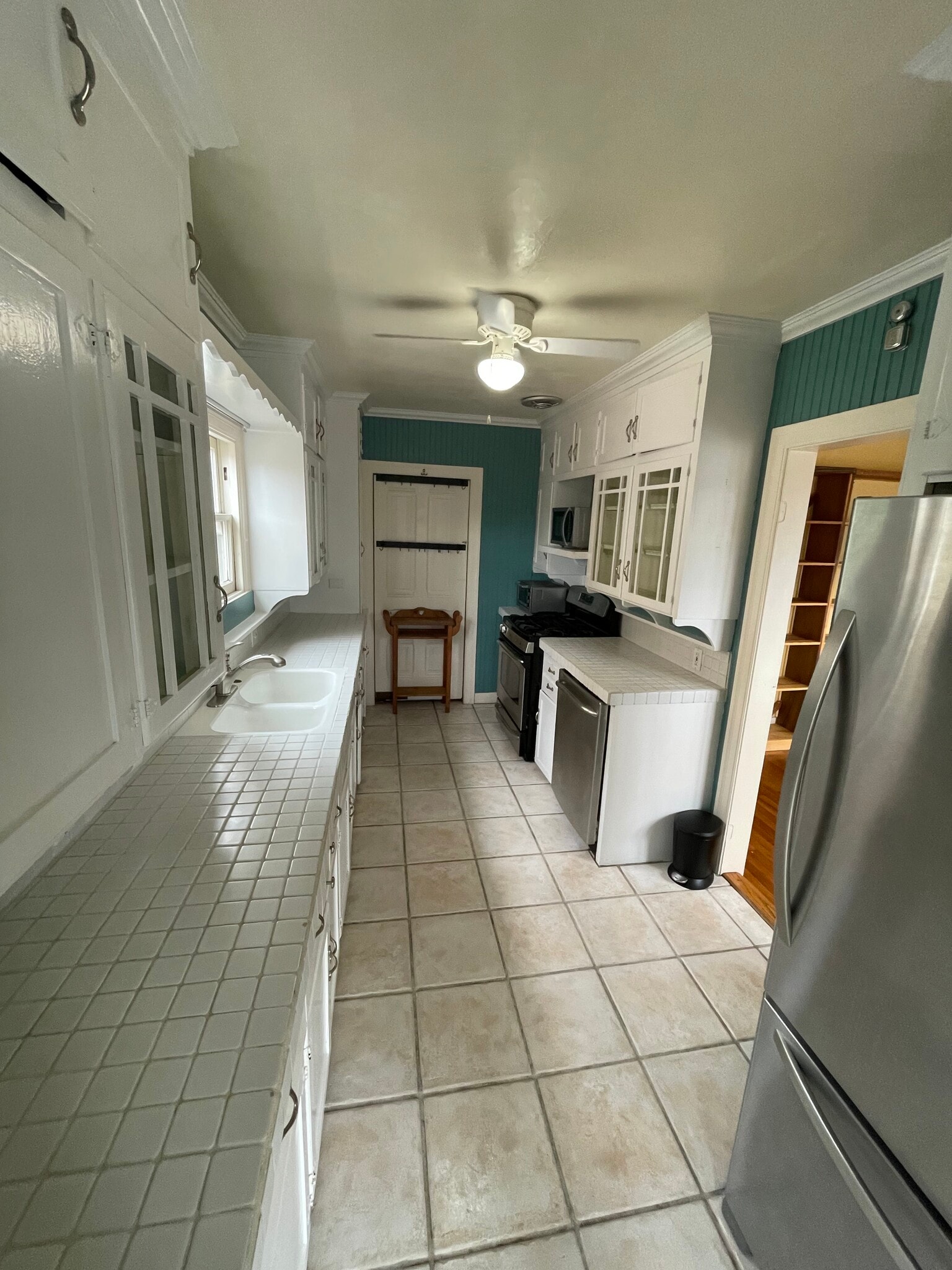 Kitchen - 920 Gravenstein Ave