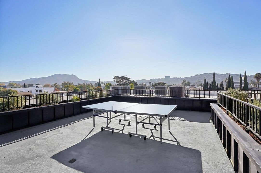 Building Photo - IM 21