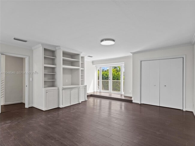 Building Photo - 651 S Mashta Dr