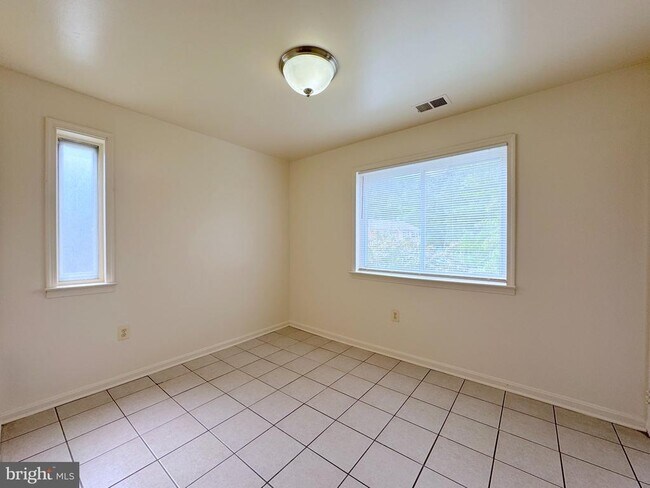 Building Photo - 6802 Perry Penney Dr
