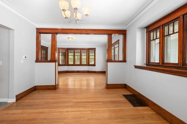 Building Photo - 220 Valley Ave SW