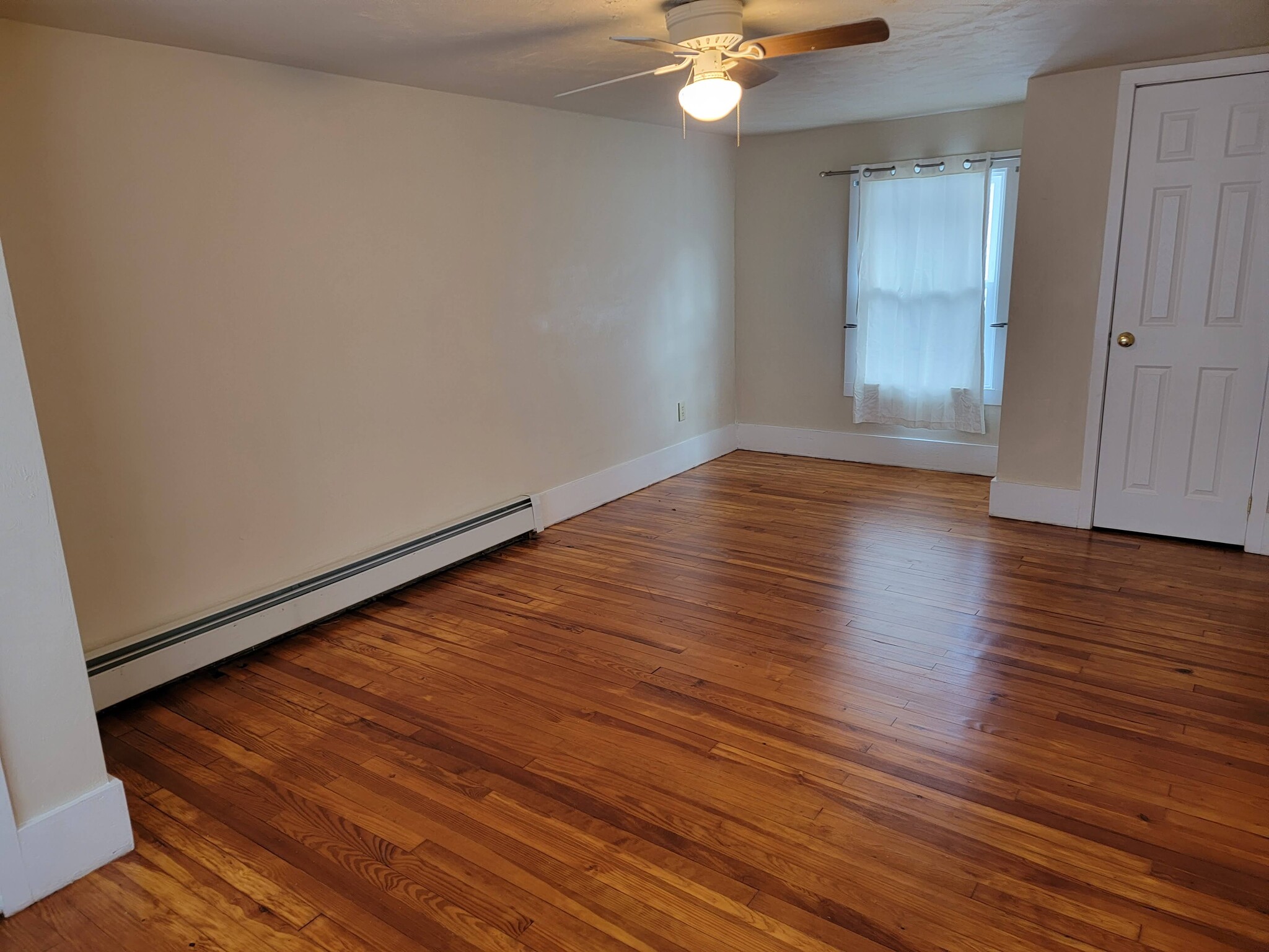 BEDROOM 1 VIEW 2 - 1294 Bloom Rd