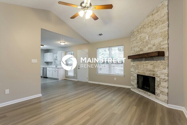 Building Photo - 3 Bedroom Pet-Friendly Home in Gainesville, GA with Main Street Renewal