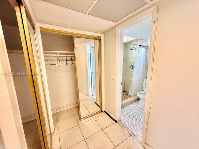 Building Photo - 1591 NE Miami Gardens Dr