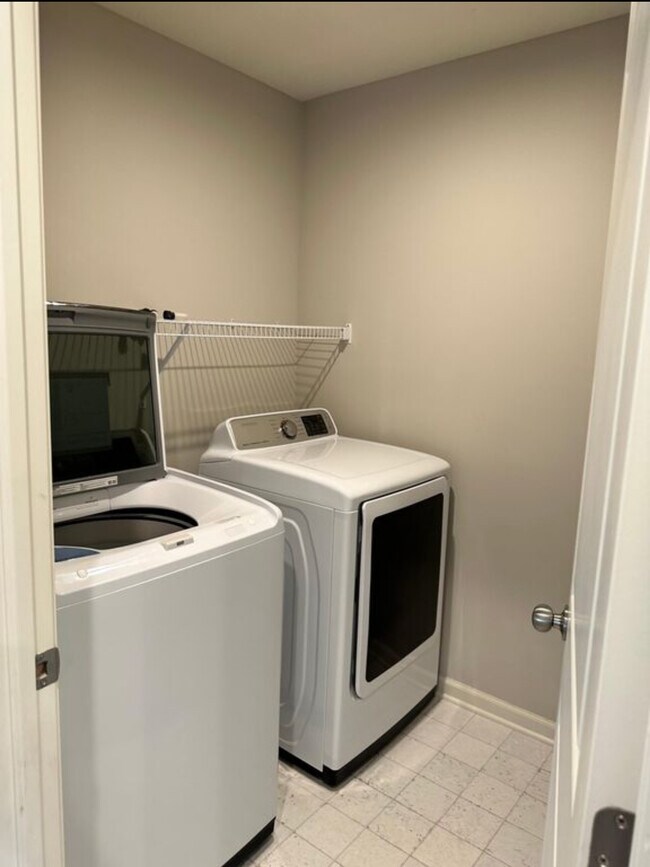 Building Photo - 13484 Dewpoint Ln