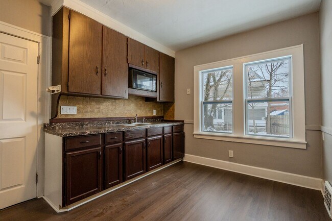 Building Photo - 3394-3396 W 54th St