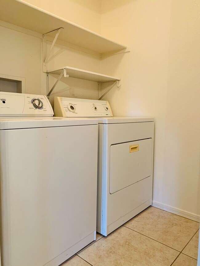 Building Photo - Beautiful Home In Rancho Sahuarita Located...