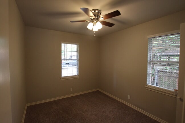 Building Photo - Lease Takeover Opportunity Available! 3 be...
