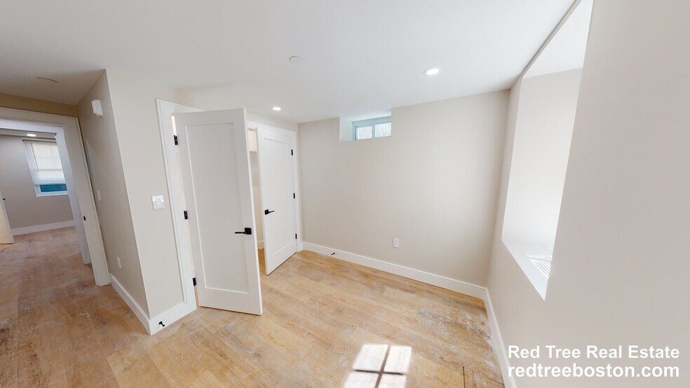 Building Photo - 93 Williston Rd