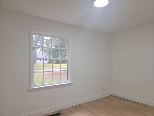 Building Photo - Every detail has been thoughtfully refresh...