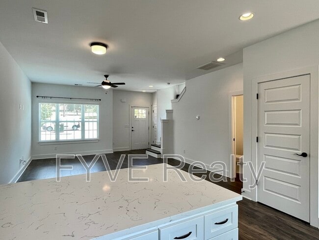 Building Photo - 300 Stewarts Ferry Pike