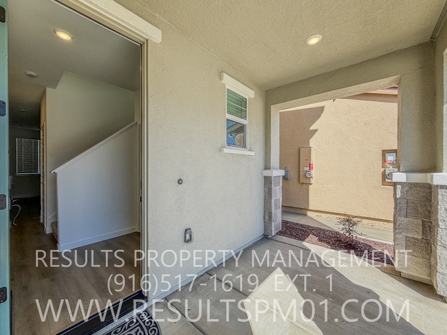 Building Photo - Brand new 3 Bedroom home. Wonderful amenities!