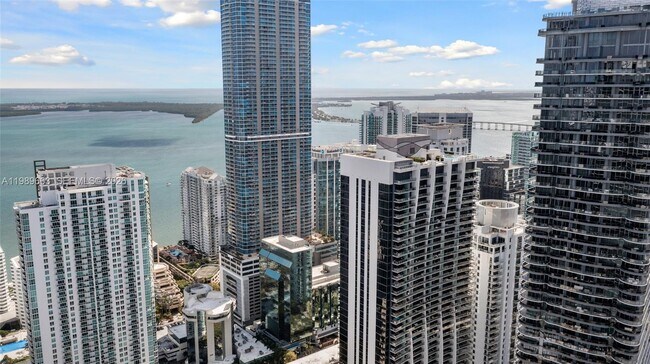 Building Photo - 1010 Brickell Ave