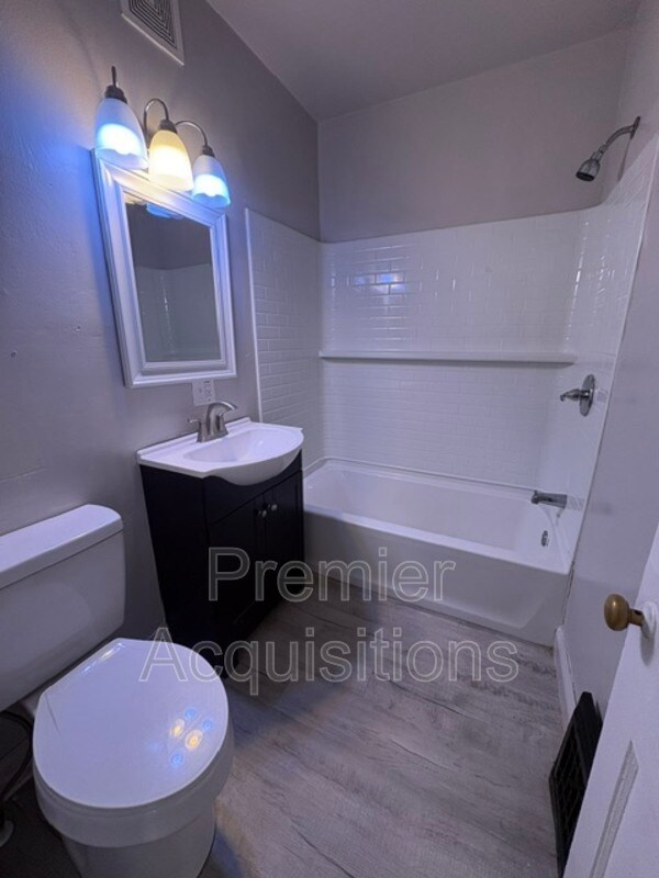 Building Photo - 478 Dulaney Ave