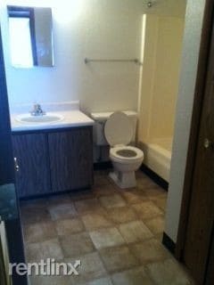 Building Photo - 1 br, 1 bath  - Thomas Apartments