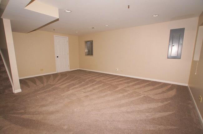 Building Photo - 1415 Wesley Ct