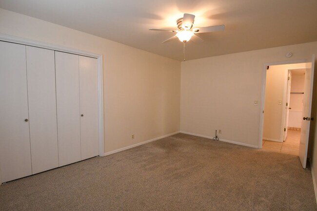 Building Photo - Charming 3-Bedroom Home in the Warrenton Neighborhood!