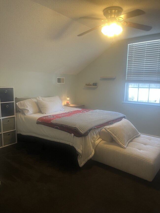 Building Photo - 343 Briarbend Rd