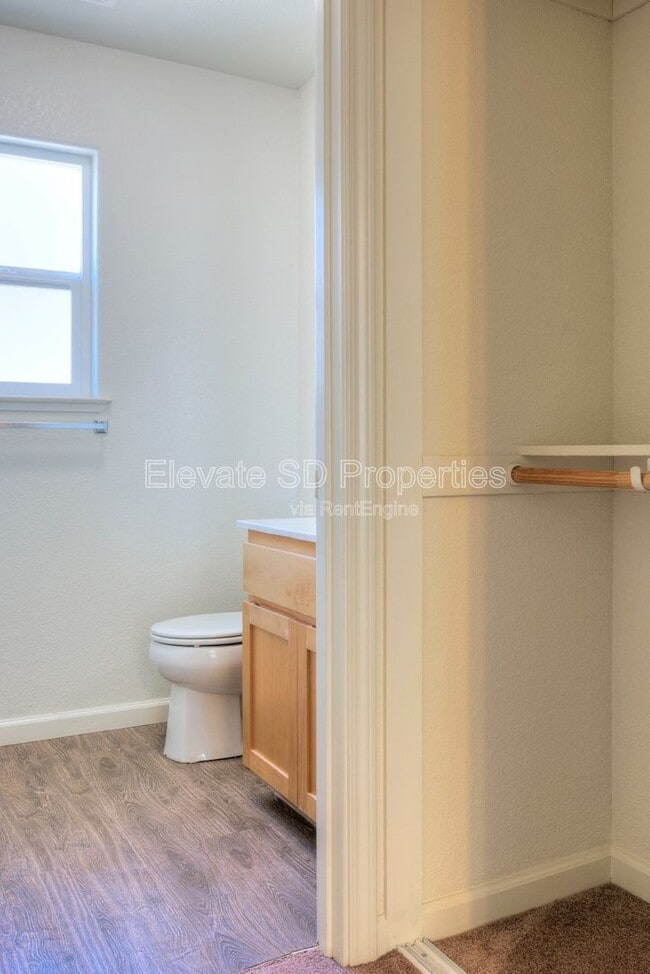 Building Photo - 2854 Grove Way