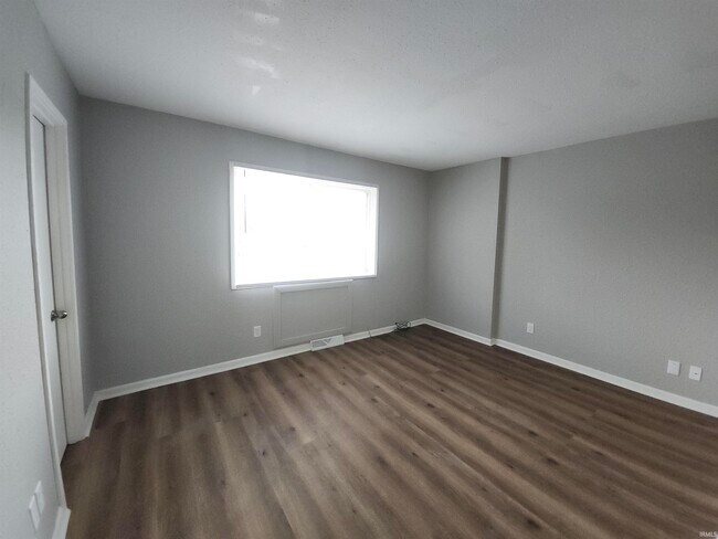 Building Photo - 38042 Dow Ct