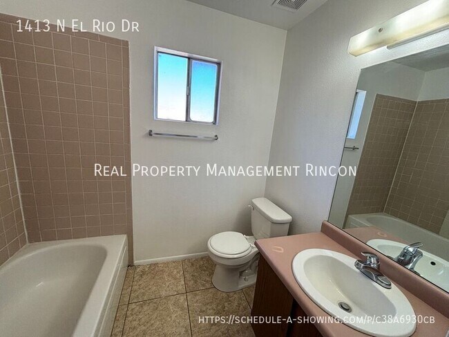 Building Photo - 1413 N El Rio Dr