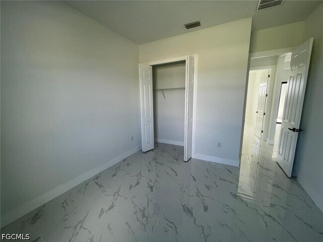 Building Photo - 1319 NW 15th Ave