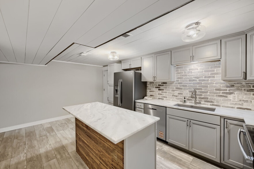 Building Photo - 1606 Cottonwood Dr
