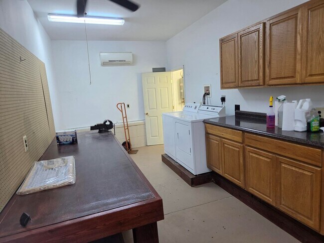 Building Photo - 29481 Killmon Ln