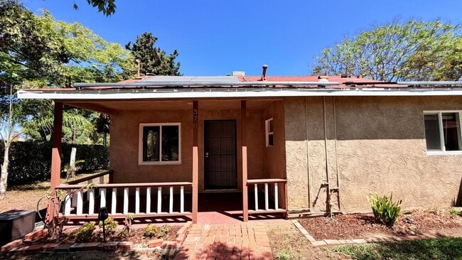 Building Photo - 370 Las Flores Dr