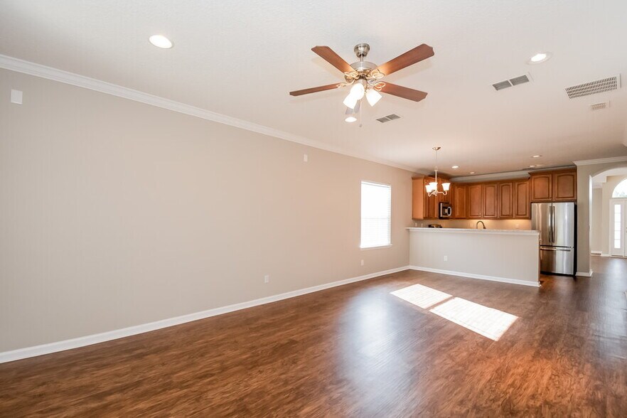 Building Photo - 3092 Litchfield Dr