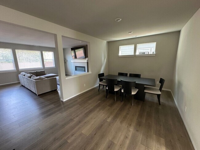 Building Photo - RENTAL! Spacious 6-Bedroom Home Near JBLM – Built in 2025