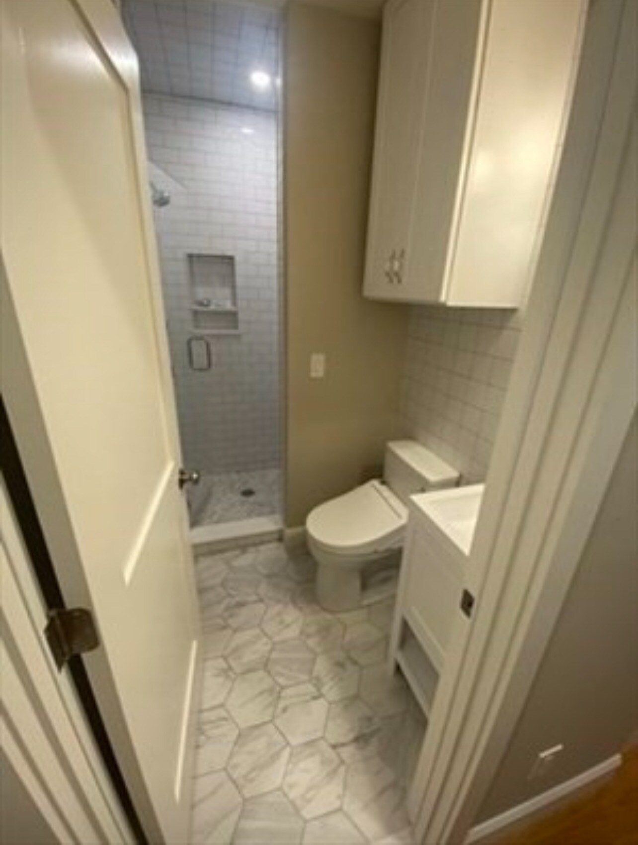 Building Photo - 33 Garden St