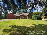 Building Photo - 1798 Lydia Ave W