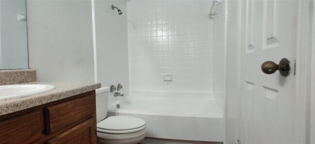 Building Photo - 1712 Crestpoint Dr