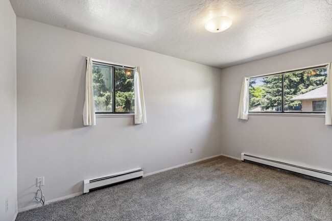 Building Photo - 1710 27th Ave