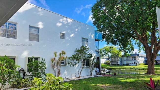 Building Photo - 419 Saxony Way