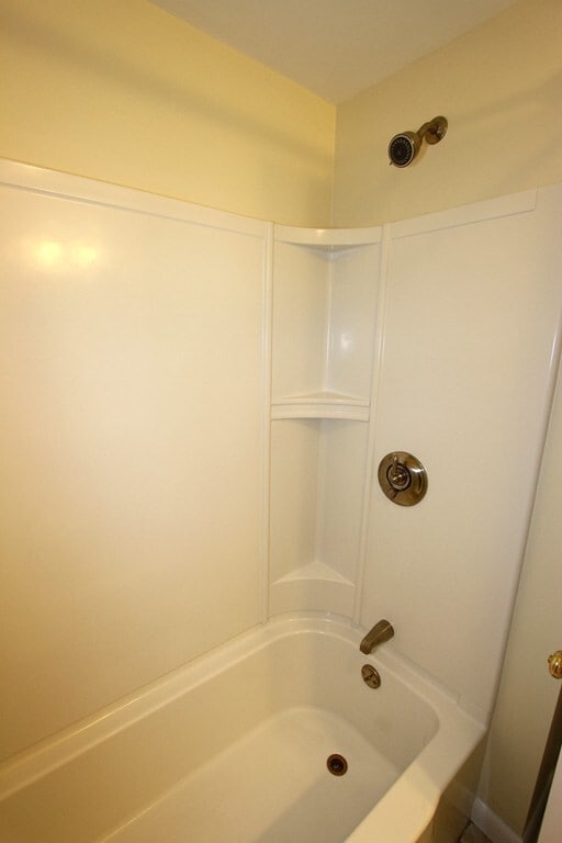 Building Photo - 68 Crescent St