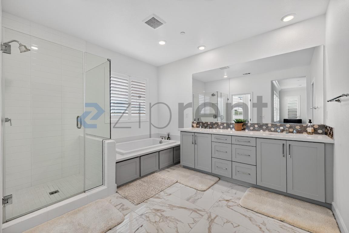 Building Photo - 12622 Stella Ln