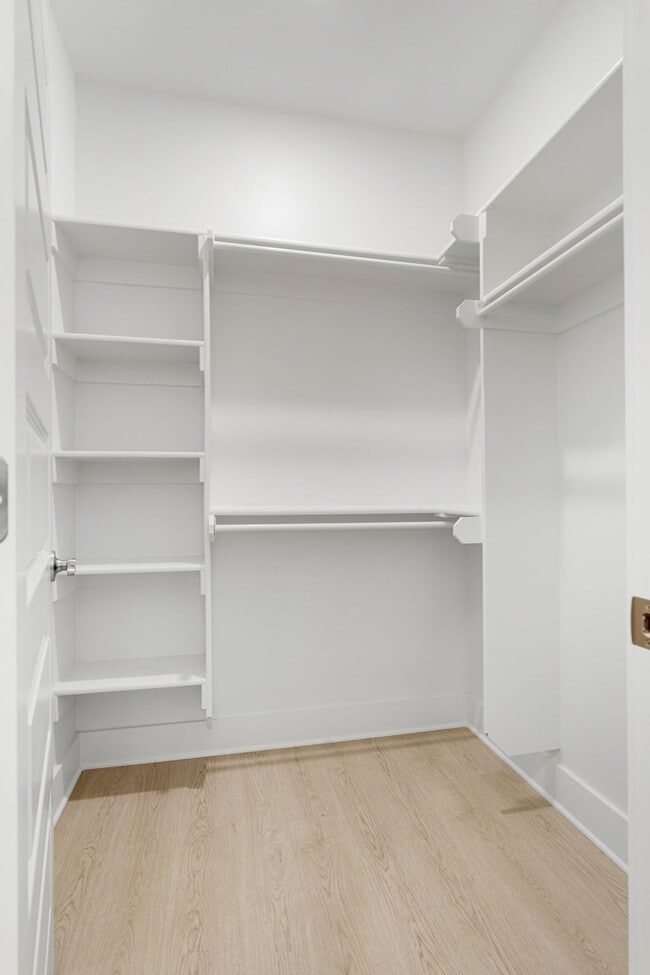 Building Photo - The Chateau at Been Road Villas 3 Bed, 2.5 Bath