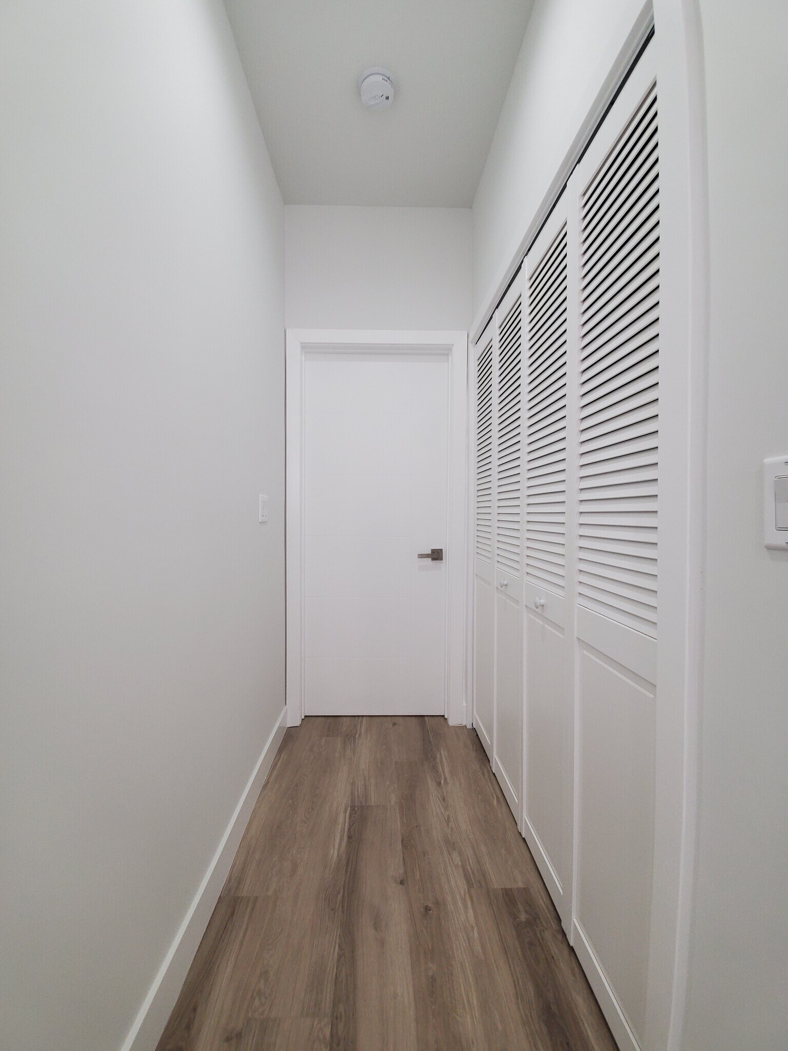 Building Photo - 2337 S Crenshaw Blvd